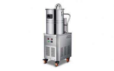 電瓶式工業(yè)吸塵器優(yōu)勢(shì)：不被電源控制，方便無(wú)電源場(chǎng)所吸塵